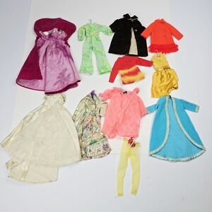 Vintage Barbie Clothes Lot 1960s 1970s – Mattel Tagged Robe, Dresses, Coats, Mod
